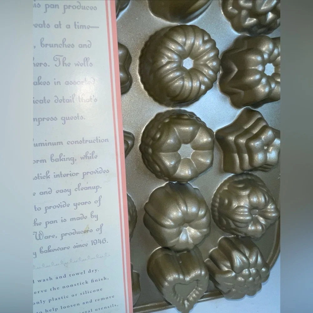 🆕Williams Sonoma Mini Tea Cake Pan Nordic Ware cast aluminum 2.5 cup mini Bundt